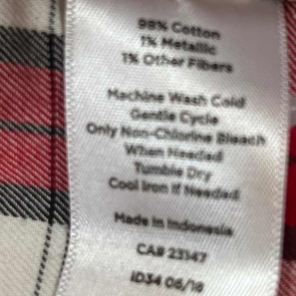 Talbots LARGE PETITE red/black/white plaid with a metallic thread.  EUC!!!!! - Picture 9 of 13